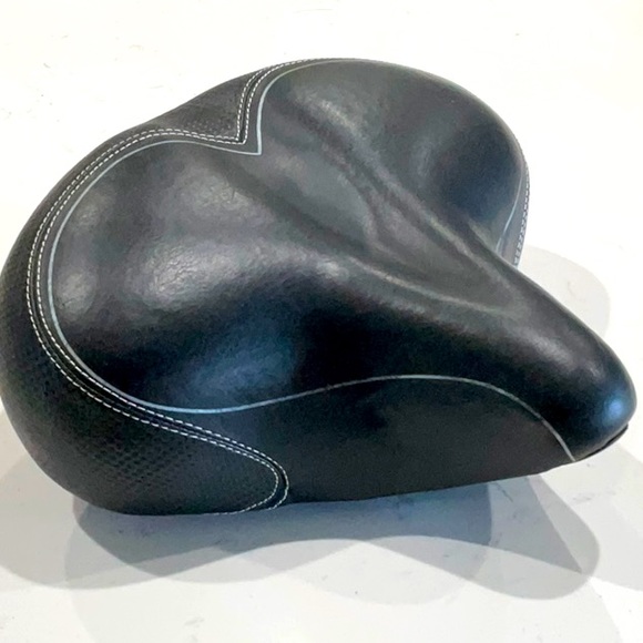 Bikeroo Comfort City Bike Seat w/ Toolkit - Picture 2 of 6